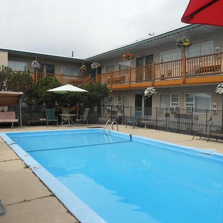 Lazy Bear Lodge Cranbrook Bagian luar foto
