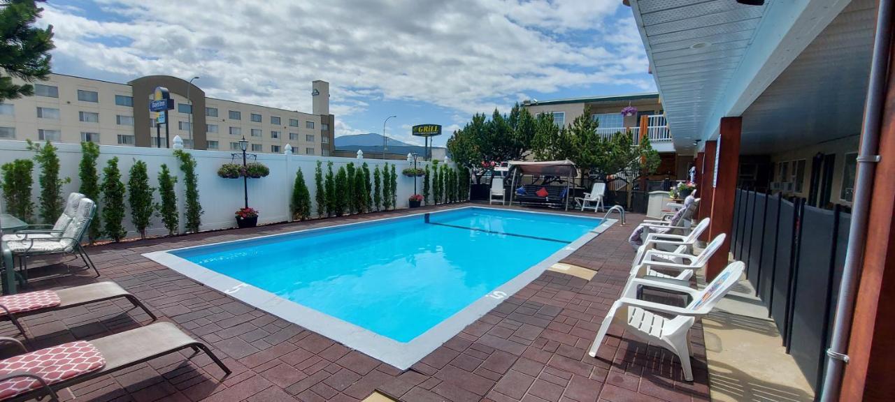 Lazy Bear Lodge Cranbrook Bagian luar foto
