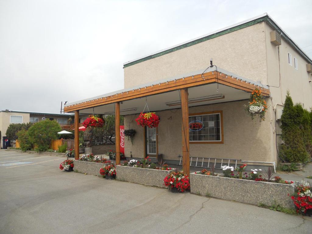 Lazy Bear Lodge Cranbrook Bagian luar foto