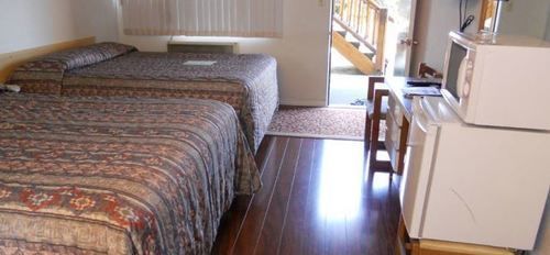 Lazy Bear Lodge Cranbrook Bagian luar foto